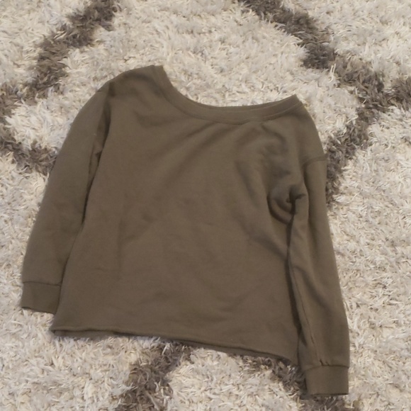 Green sweater - Picture 1 of 1